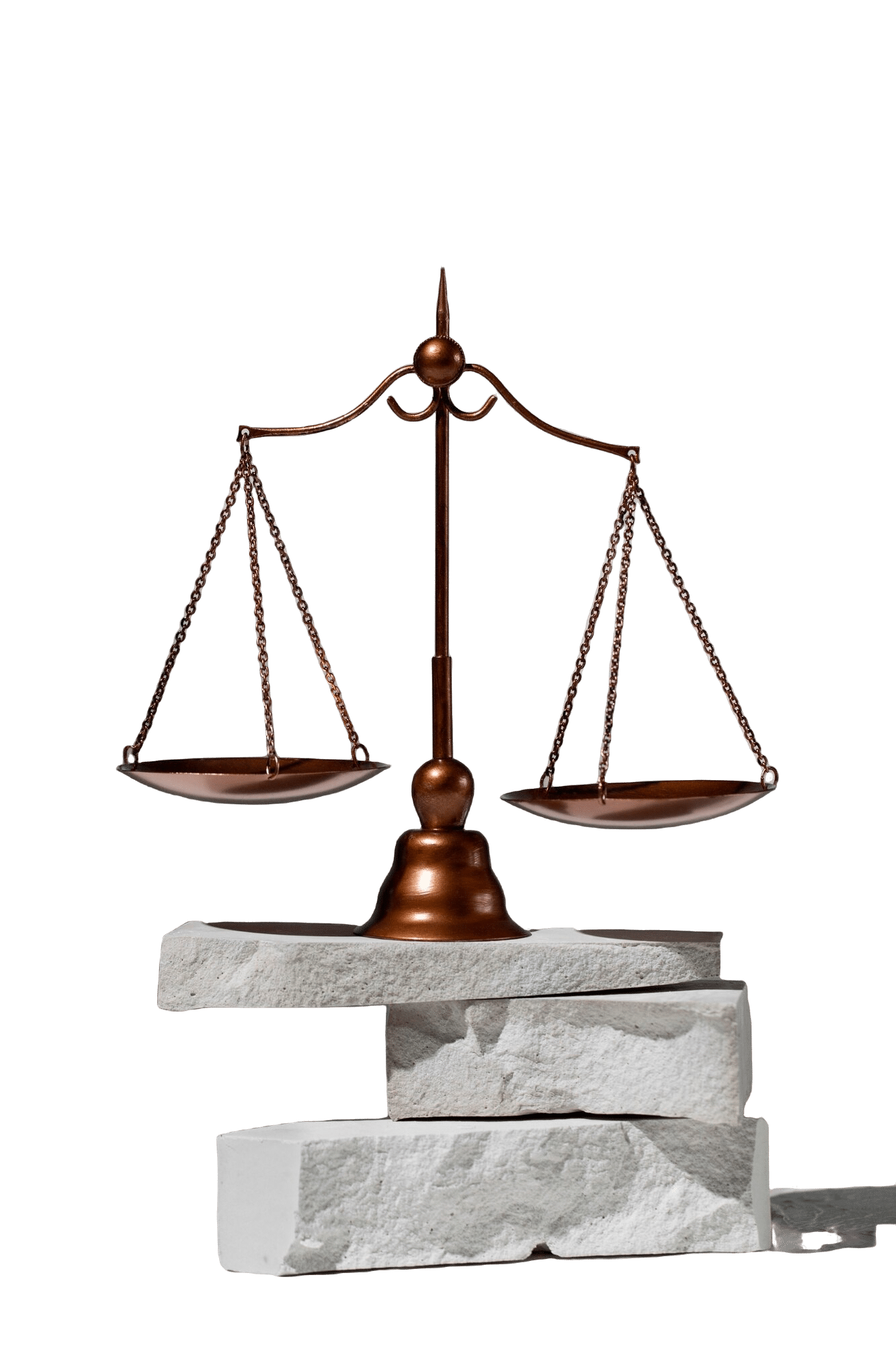 still-life-with-scales-justice (4) Balance de justice représentant l’équité et l’expertise judiciaire du Cabinet El Yaboudi au Maroc